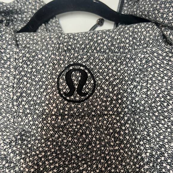 Lululemon Scuba Black and White Zip-Up Jacket - Picture 7 of 9